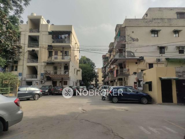 1 BHK Flat In Pragati Apartments, Paschim Vihar for Rent In Paschim Vihar