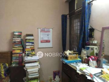 Flat to rent in Chander Nagar Ghaziabad - Parking