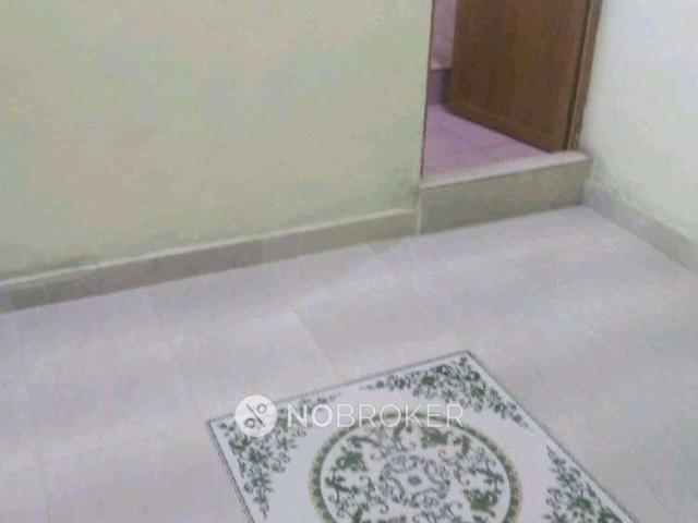 1 BHK Flat In Standalone Building for Lease In Koyambedu