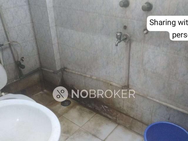 1 BHK Flat In Standalone Building for Rent In Mukarjee Nagar