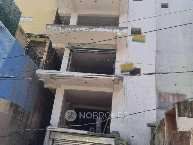 1 BHK Flat In Standalone Building for Rent In Sector 21