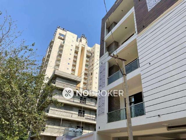 1 BHK Flat In Standalone Building for Rent In Sector 30