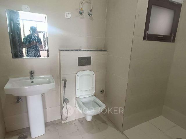 1 BHK Flat In Standalone Building for Rent In Sector 72
