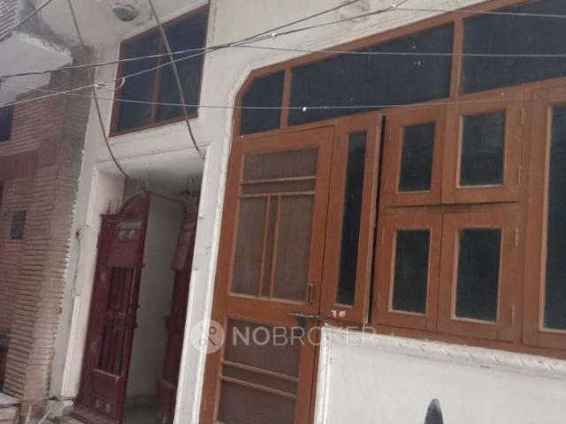 1 BHK Flat In Standalone Building for Rent In Punjabi Bag