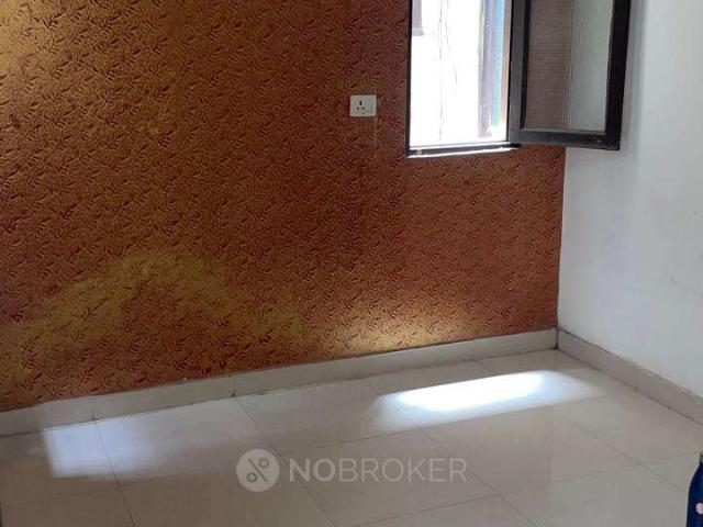 1 BHK Flat In Standalone For Sale In Karawal Nagar
