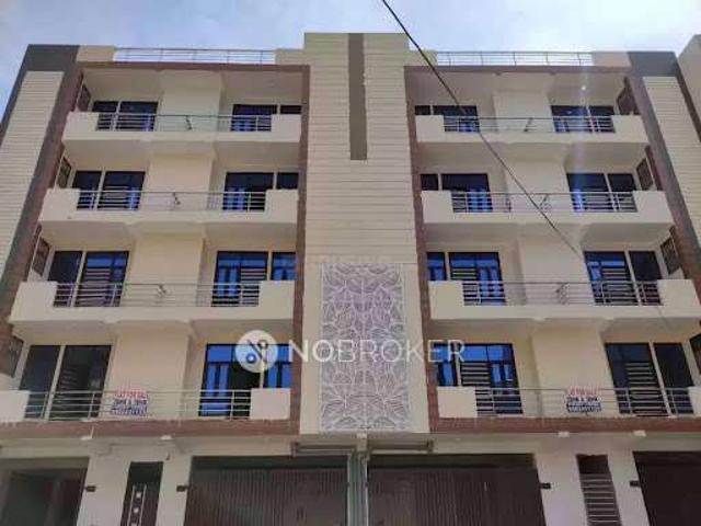 1 BHK Flat In Standlo for Rent In Sector 33
