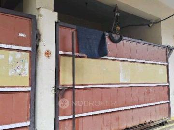 1 BHK Flat In Standline Building for Rent In Hitec City