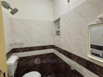 1 BHK Flat In Sapphire Manore for Rent In Iconic Fitness Hs