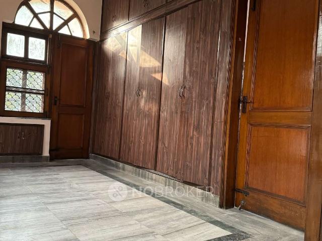 1 BHK Flat In Saraswati Vihar for Rent In Pitampura