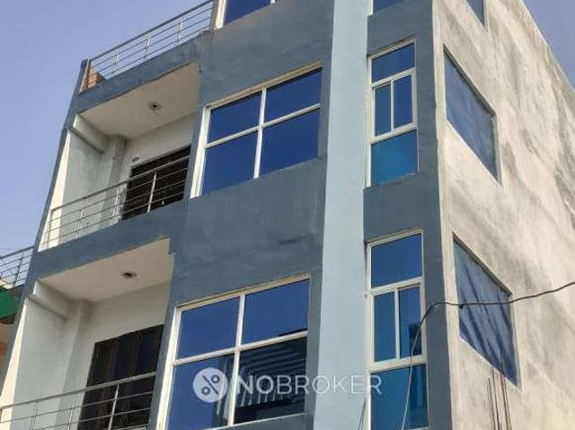 1 BHK Flat In Sb for Rent In Sector 63