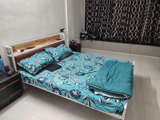 1 BHK Flat In Shivniketan Building Andheri East for Rent In