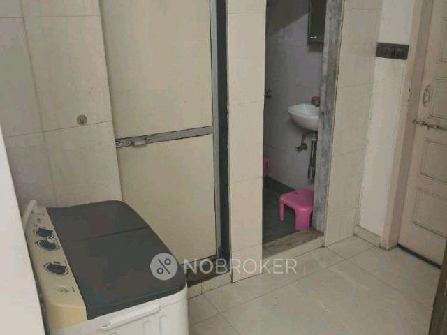 1 BHK Flat In Shivniketan Building Andheri East for Rent In Andheri East
