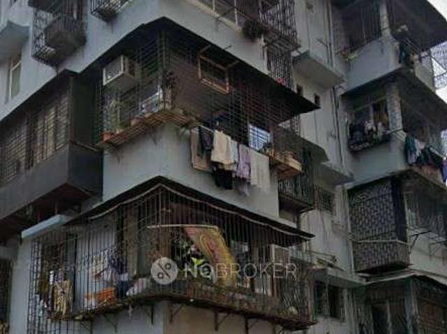 1 BHK Flat In Tenament Compound for Lease In Jacob Circle