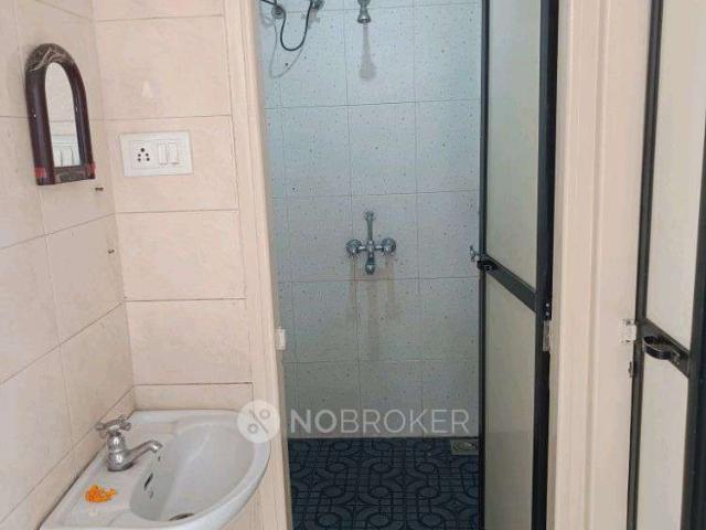 1 BHK Flat In Vasant Vihar Rajanigandha Chsl for Rent In Pokhran Rd. No. 2, Near Upvan Lake, Keshar Upvan Road