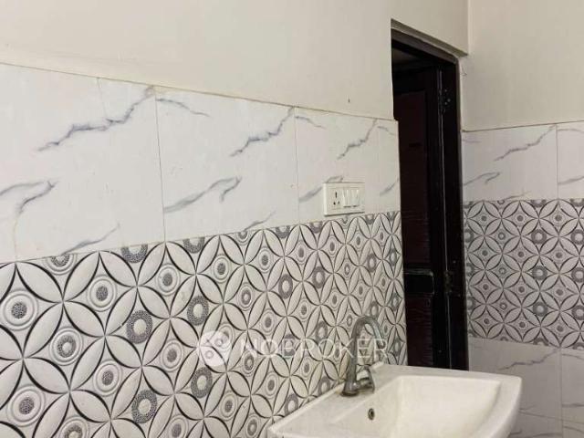 1 BHK Flat In Yashneil Palace for Rent In Naraina