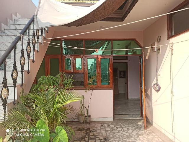 1 BHK Independent Builder Floor in Madangir for rent New Delhi. The reference number is 14140912