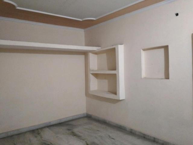 1 BHK Independent Builder Floor in Mayur Vihar Phase 1 for rent New Delhi. The reference number is 17574330