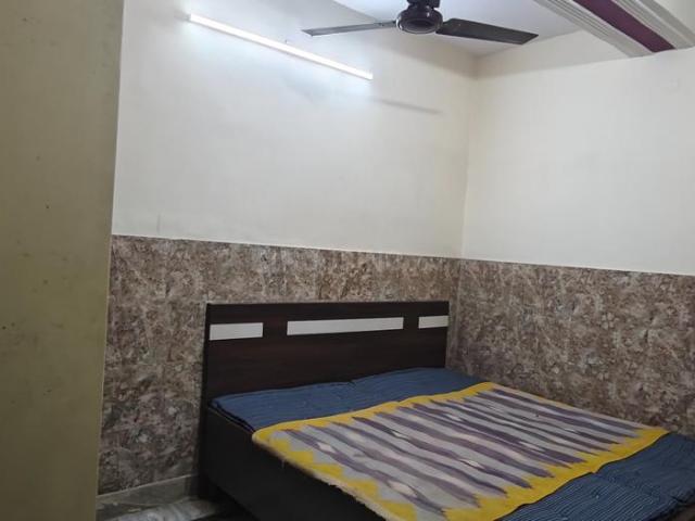1 BHK Independent Builder Floor in Mayur Vihar Phase 1 for rent New Delhi. The reference number is 19430194