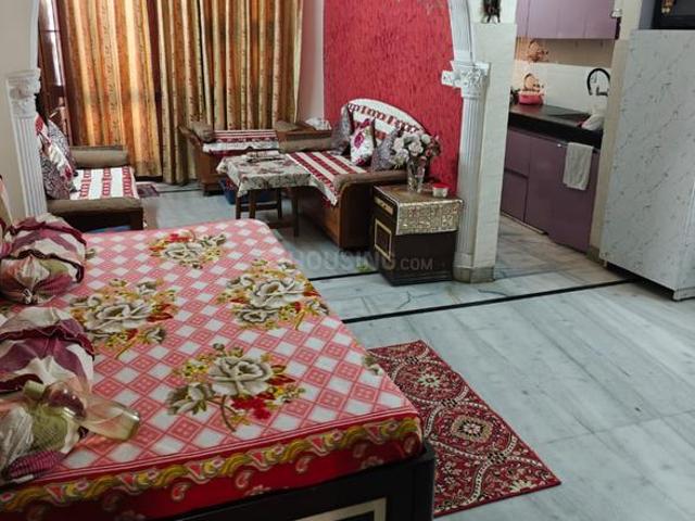 1 BHK Independent Builder Floor in Mayur Vihar Phase 1 for rent New Delhi. The reference number is 19683499