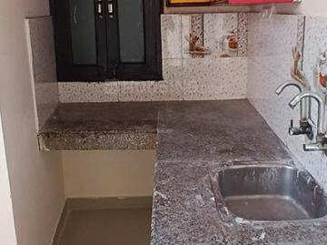1 BHK Independent Builder Floor in Mayur Vihar Phase 1 for rent New Delhi. The reference number is 20128587