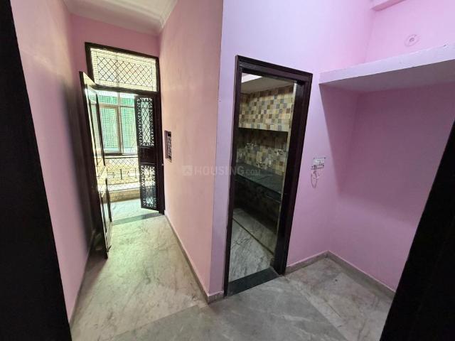 1 BHK Independent Builder Floor in Mayur Vihar Phase 1 for rent New Delhi. The reference number is 20266058