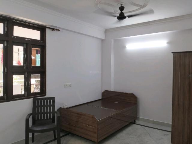 1 BHK Independent Builder Floor in Mayur Vihar Phase 1 for rent New Delhi. The reference number is 20291605