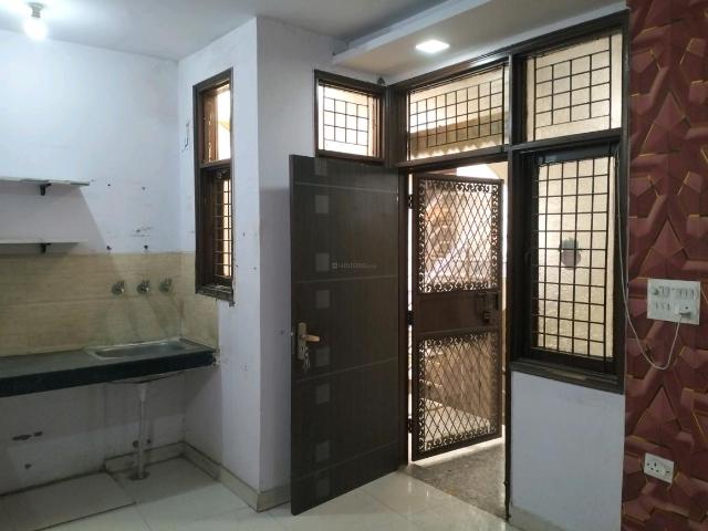1 BHK Independent Builder Floor in Mayur Vihar Phase 1 for rent New Delhi. The reference number is 20607575