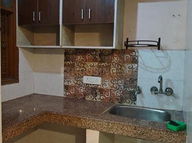 1 BHK Independent Builder Floor in Mayur Vihar Phase 1 for rent New Delhi. The reference number is 20774270
