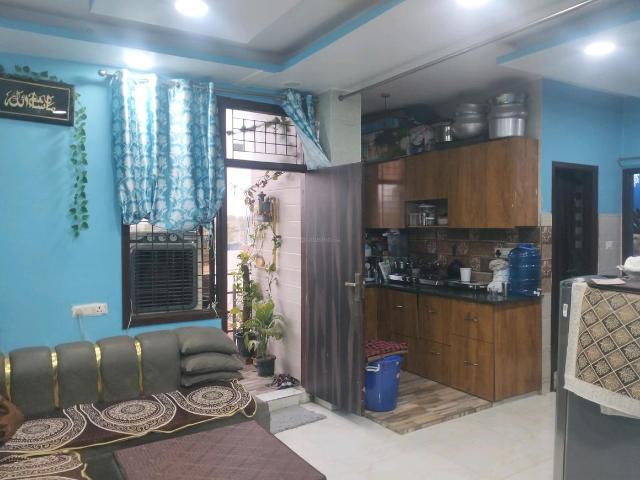 1 BHK Independent Builder Floor in Mayur Vihar Phase 1 for resale New Delhi. The reference number is 20438516