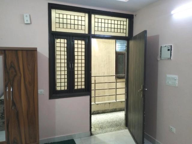 1 BHK Independent Builder Floor in Mayur Vihar Phase 1 for resale New Delhi. The reference number is 21344384