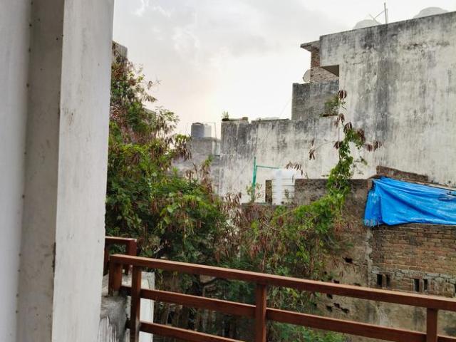 1 BHK Independent Builder Floor in Nawada for rent New Delhi. The reference number is 20577040