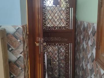 1 BHK Independent Builder Floor in Navjeevan Vihar for rent New Delhi. The reference number is 20038568