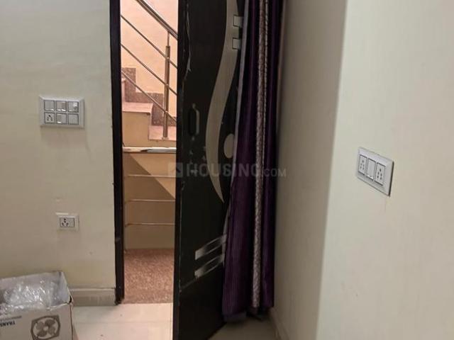 1 BHK Independent Builder Floor in New Ashok Nagar for rent New Delhi. The reference number is 21133413
