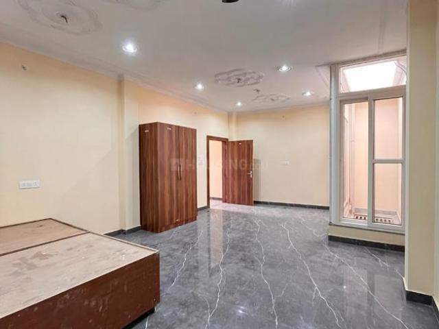1 BHK Independent Builder Floor in Akhari for rent Varanasi. The reference number is 20520292