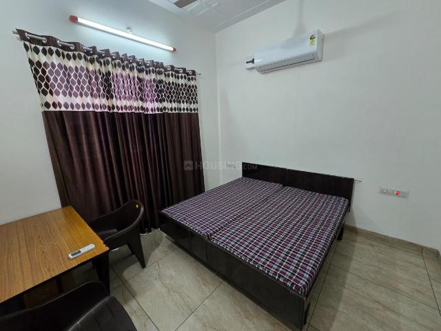 1 BHK Independent Builder Floor in Bank Colony for rent Patiala. The reference number is 21245243