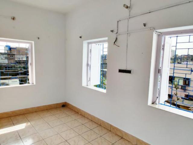 1 BHK Independent Builder Floor in Beliaghata for rent Kolkata. The reference number is 6091363