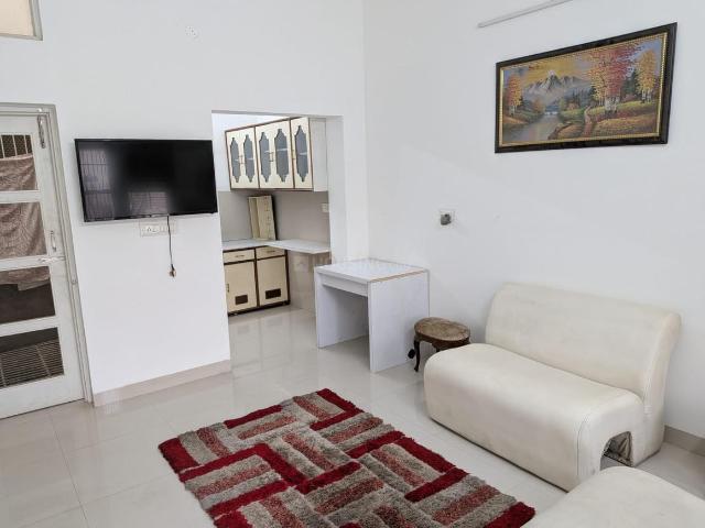 1 BHK Independent Builder Floor in Bhai Randhir Singh Nagar for rent Ludhiana. The reference number is 21194356