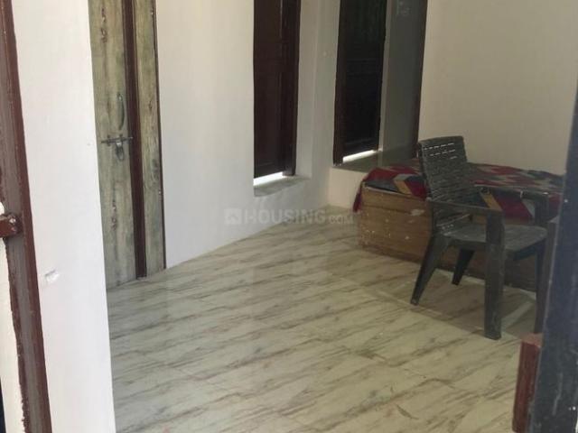 1 BHK Independent Builder Floor in Chittaranjan Park for rent New Delhi. The reference number is 20179019