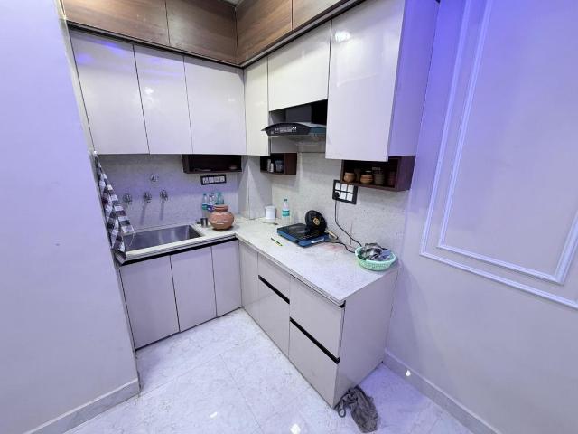 1 BHK Independent Builder Floor in Dwarka Mor for rent New Delhi. The reference number is 20588107