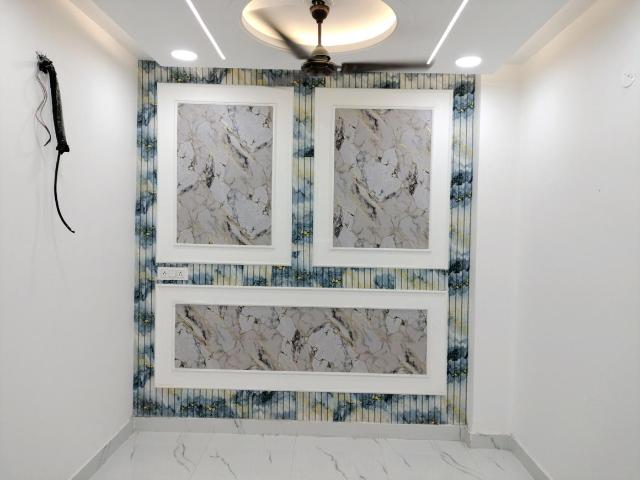 1 BHK Independent Builder Floor in Dwarka Mor for resale New Delhi. The reference number is 20570374