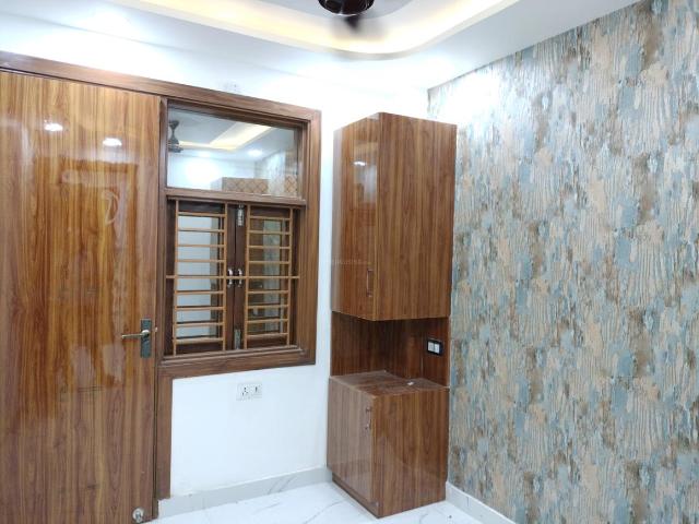 1 BHK Independent Builder Floor in Dwarka Mor for resale New Delhi. The reference number is 20693665