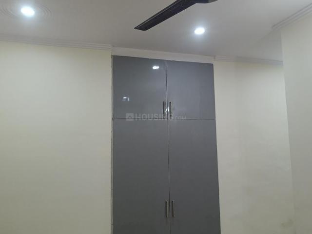 1 BHK Independent Builder Floor in Dwarka Mor for resale New Delhi. The reference number is 21365227