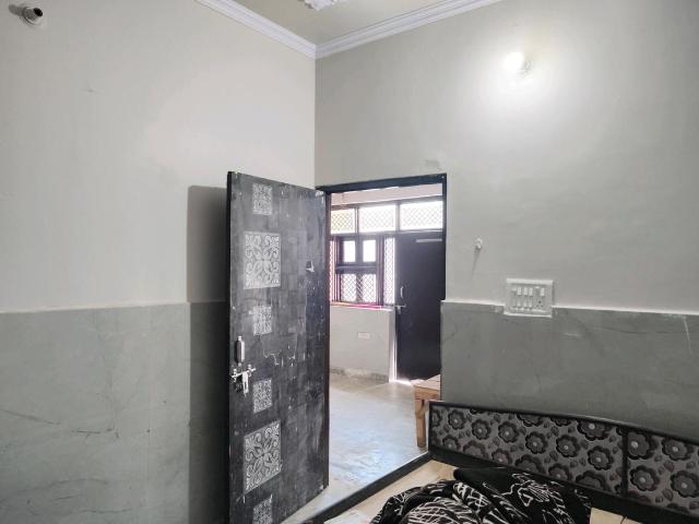 1 BHK Independent Builder Floor in Delta I for rent Greater Noida. The reference number is 20423290