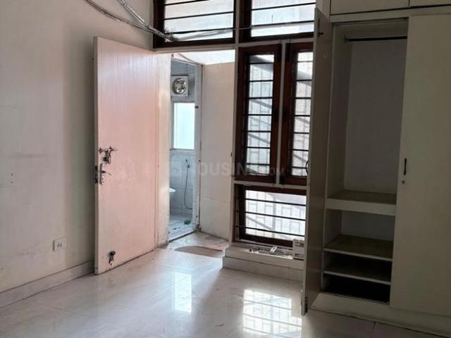 1 BHK Independent Builder Floor in DLF Phase 1 for rent Gurgaon. The reference number is 21120525