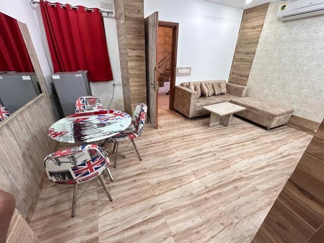 1 BHK Independent Builder Floor in DLF Phase 2 for rent Gurgaon. The reference number is 21339979