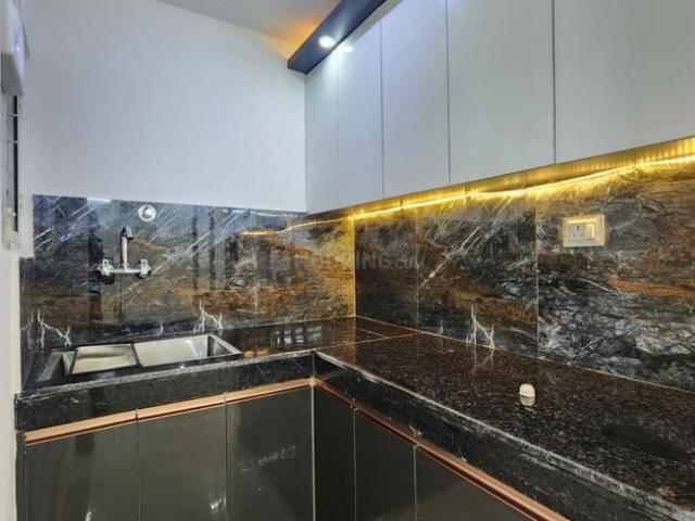 1 BHK Independent Builder Floor in Freedom Fighters Enclave for rent New Delhi. The reference number is 19999832