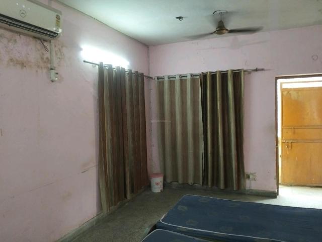 1 BHK Independent Builder Floor in GTB Nagar for rent New Delhi. The reference number is 20623385