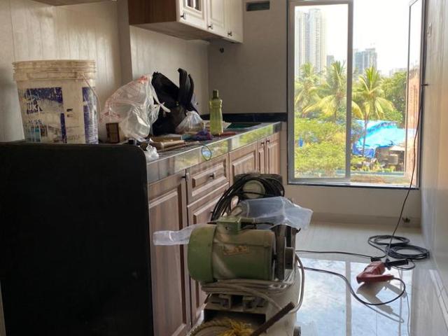 1 BHK Independent Builder Floor in Goregaon West for resale Mumbai. The reference number is 12141054