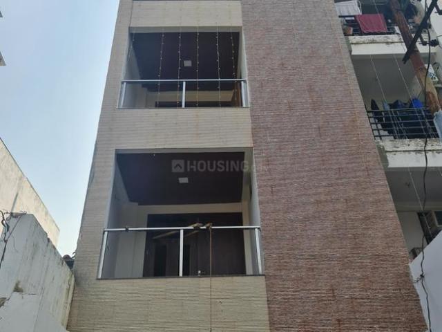 1 BHK Independent Builder Floor in Govind Nagar Railway Colony for rent Kanpur. The reference number is 18306857