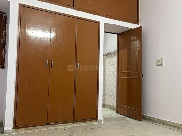 1 BHK Independent Builder Floor in Govindpuri for rent New Delhi. The reference number is 20017903